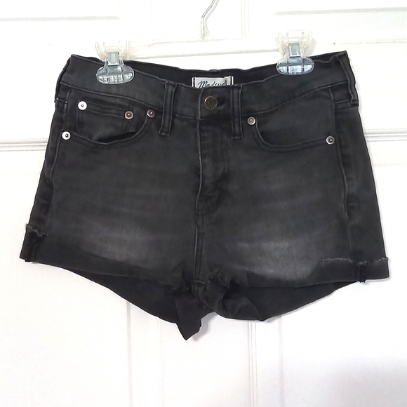 Madewell Black Distressed Raw Hem Denim Shorts. - Picture 1 of 9